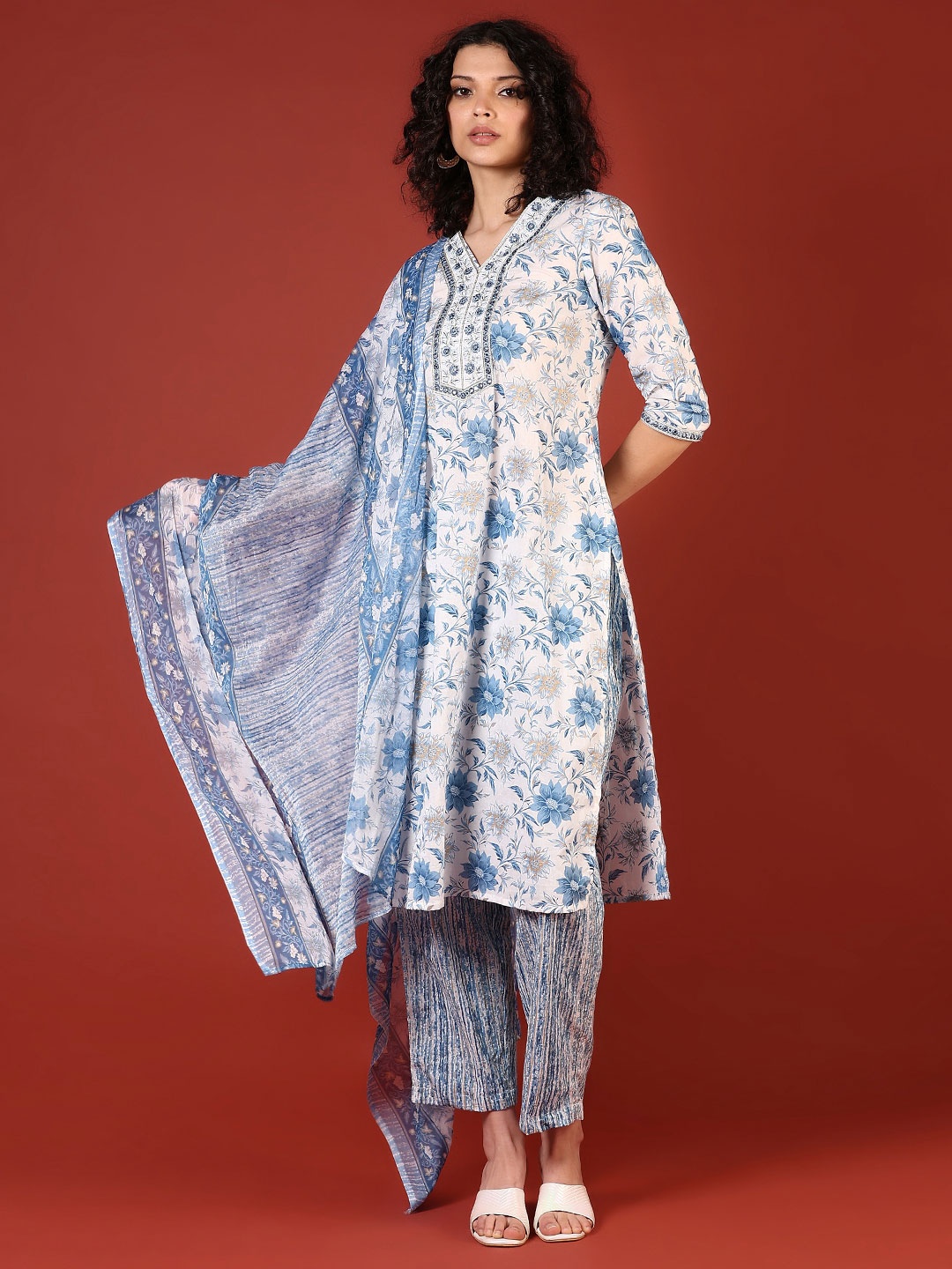 V-Mart Women Floral Printed Regular Mirror Work Pure Cotton Kurta with Trousers & With Dupatta, Blue
V-Mart Women Floral Printed Regular Mirror Work Pure Cotton Kurta with Trousers & With Dupatta, Blue