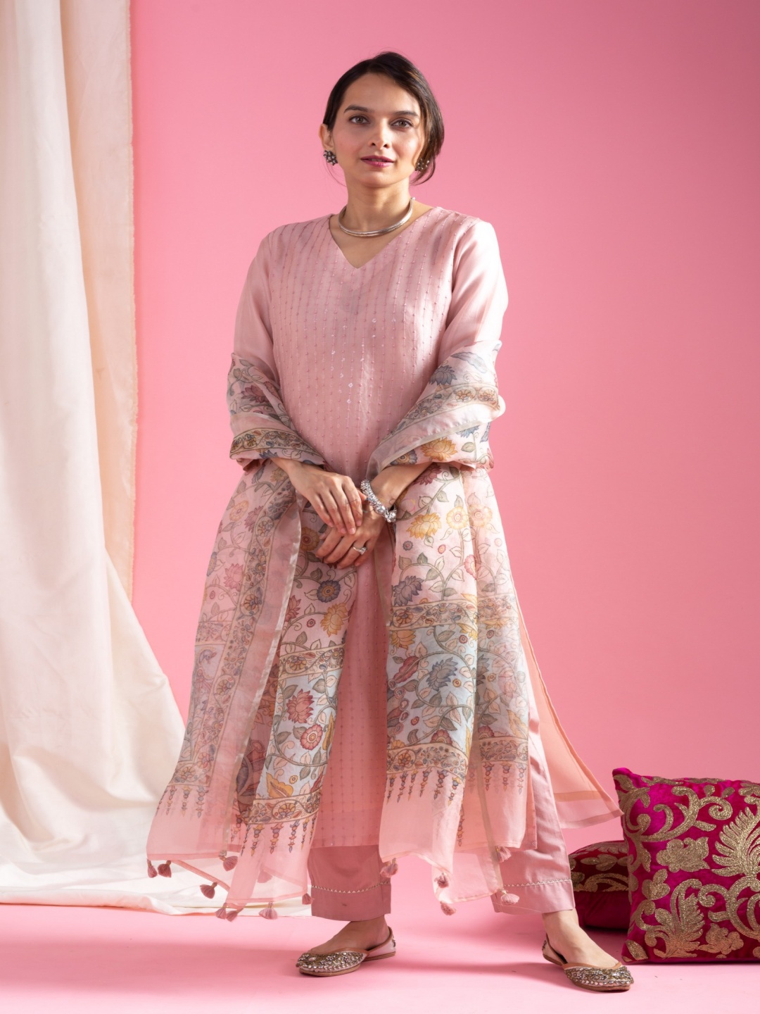 Murta Trends Women Embroidered Regular Thread Work Chanderi Silk Kurta with Trousers & With Dupatta, Pink
Murta Trends Women Embroidered Regular Thread Work Chanderi Silk Kurta with Trousers & With Dupatta, Pink