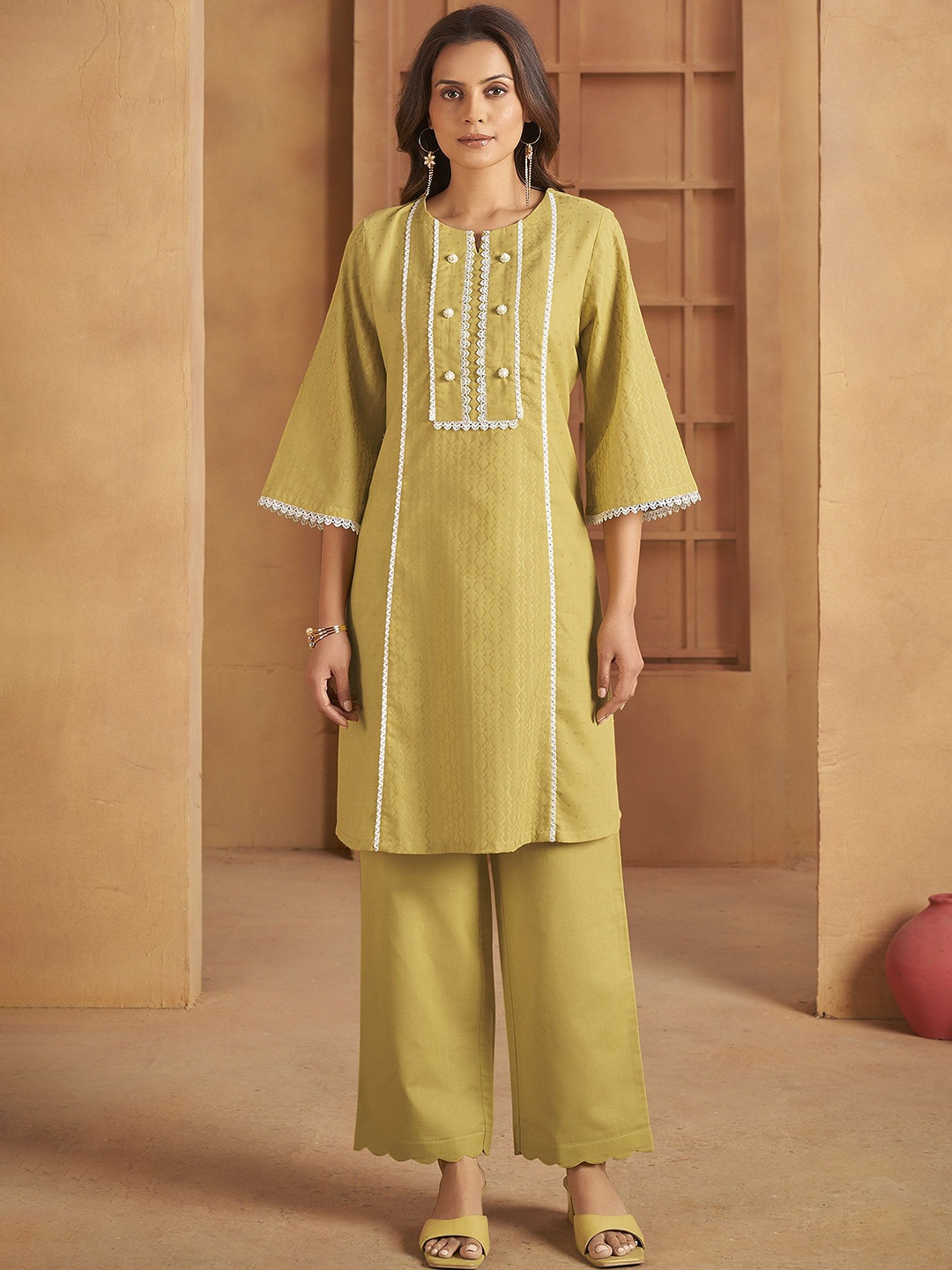 Anouk Women Ethnic Motifs Regular Gotta Patti Pure Cotton Kurta with Trousers, Yellow
Anouk Women Ethnic Motifs Regular Gotta Patti Pure Cotton Kurta with Trousers, Yellow