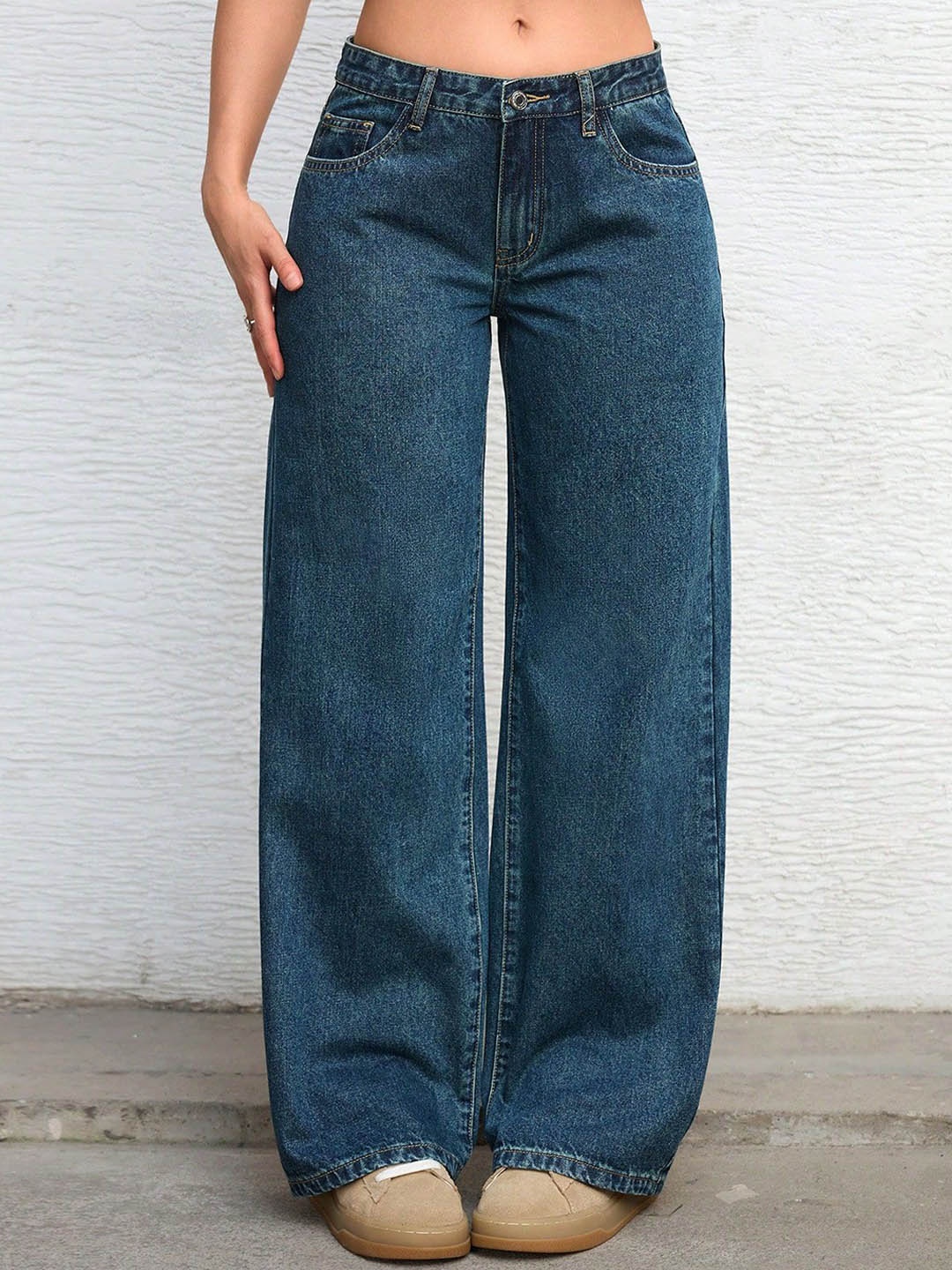 DressBerry Women Comfort Straight Fit High-Rise Light Fade Acid Wash Stretchable Jeans, Navy blue
DressBerry Women Comfort Straight Fit High-Rise Light Fade Acid Wash Stretchable Jeans, Navy blue