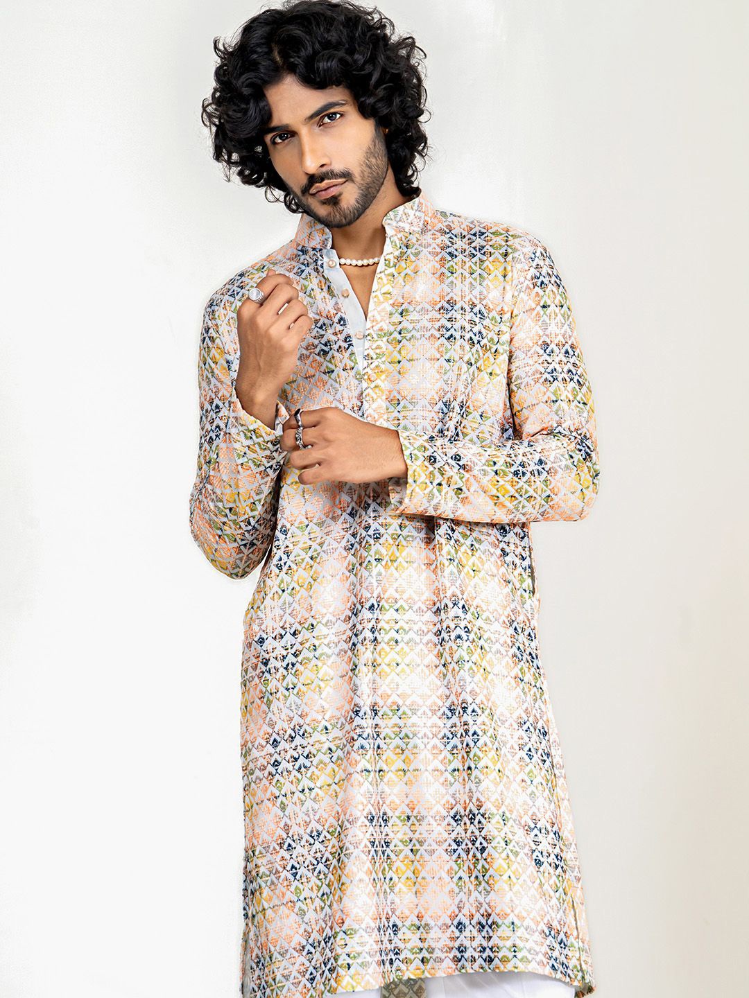 Tistabene Geometric Printed Mandarin Collar Thread Work Handloom Straight Kurta, White
Tistabene Geometric Printed Mandarin Collar Thread Work Handloom Straight Kurta, White