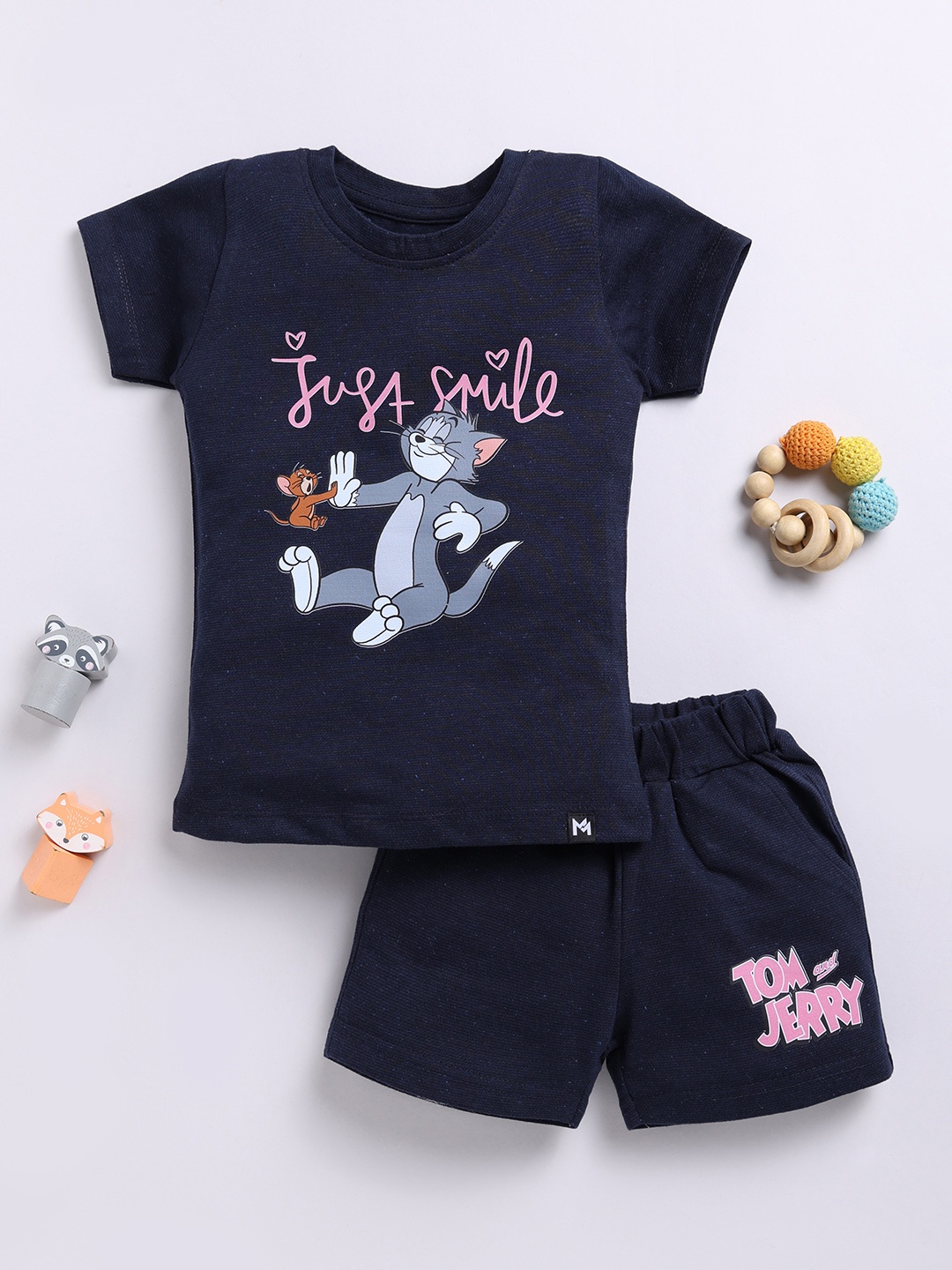 YK X Minute Mirth Girls Tom and Jerry Printed Pure Cotton T-shirt with Shorts, Navy blue
YK X Minute Mirth Girls Tom and Jerry Printed Pure Cotton T-shirt with Shorts, Navy blue