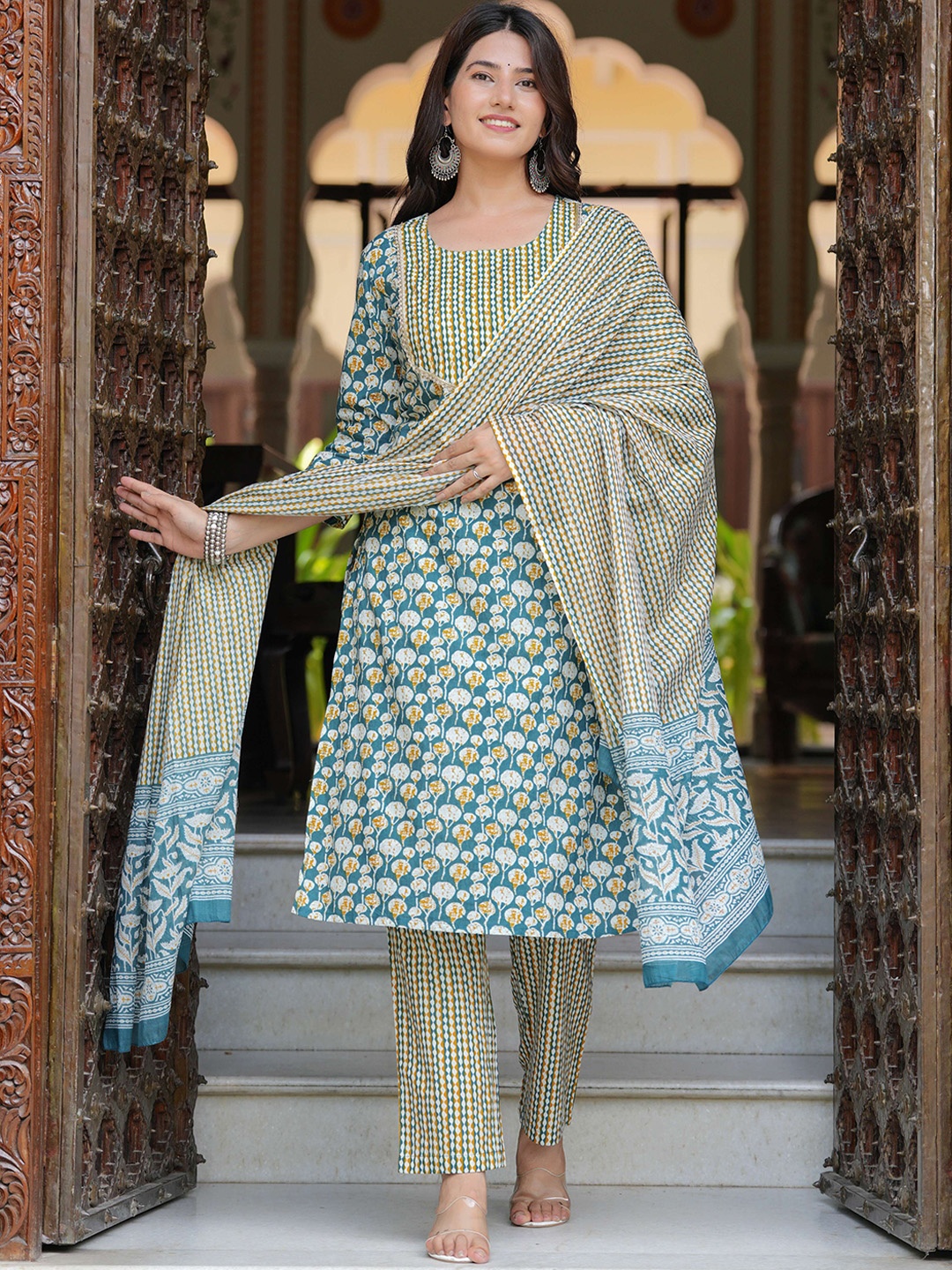 Moda Rapido Women Ethnic Motifs Printed Regular Kantha Work Pure Cotton Kurta with Trousers & With Dupatta, Green
Moda Rapido Women Ethnic Motifs Printed Regular Kantha Work Pure Cotton Kurta with Trousers & With Dupatta, Green