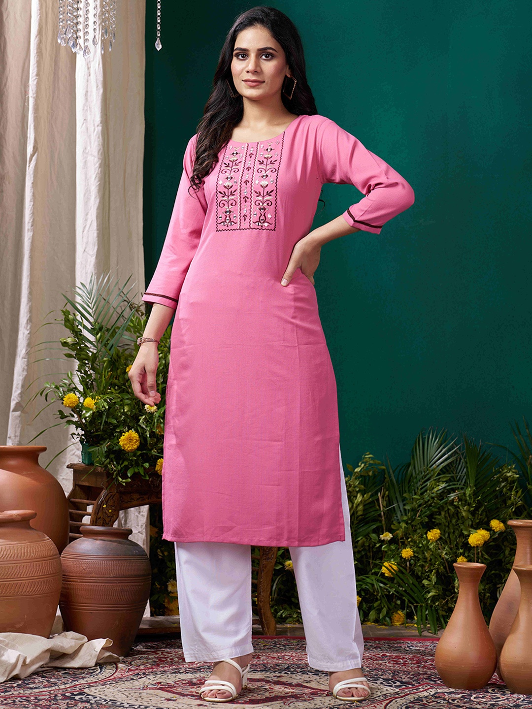 DIVASTRI Women Floral Embroidered Regular Gotta Patti Pure Cotton Kurta with Trousers, Pink
DIVASTRI Women Floral Embroidered Regular Gotta Patti Pure Cotton Kurta with Trousers, Pink