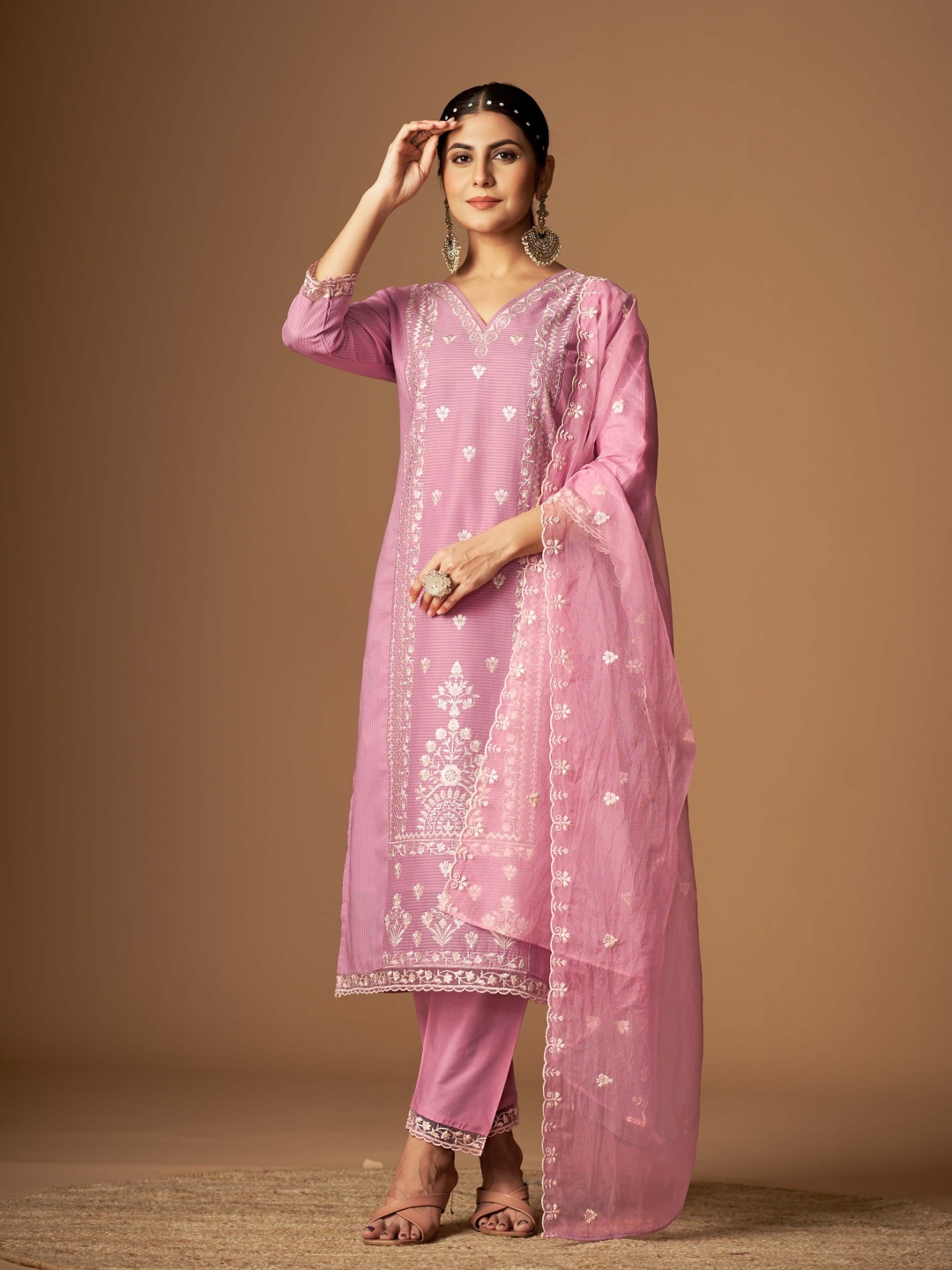 Nimidiya Women Embroidered Regular Thread Work Pure Cotton Kurta with Trousers & With Dupatta, Pink
Nimidiya Women Embroidered Regular Thread Work Pure Cotton Kurta with Trousers & With Dupatta, Pink