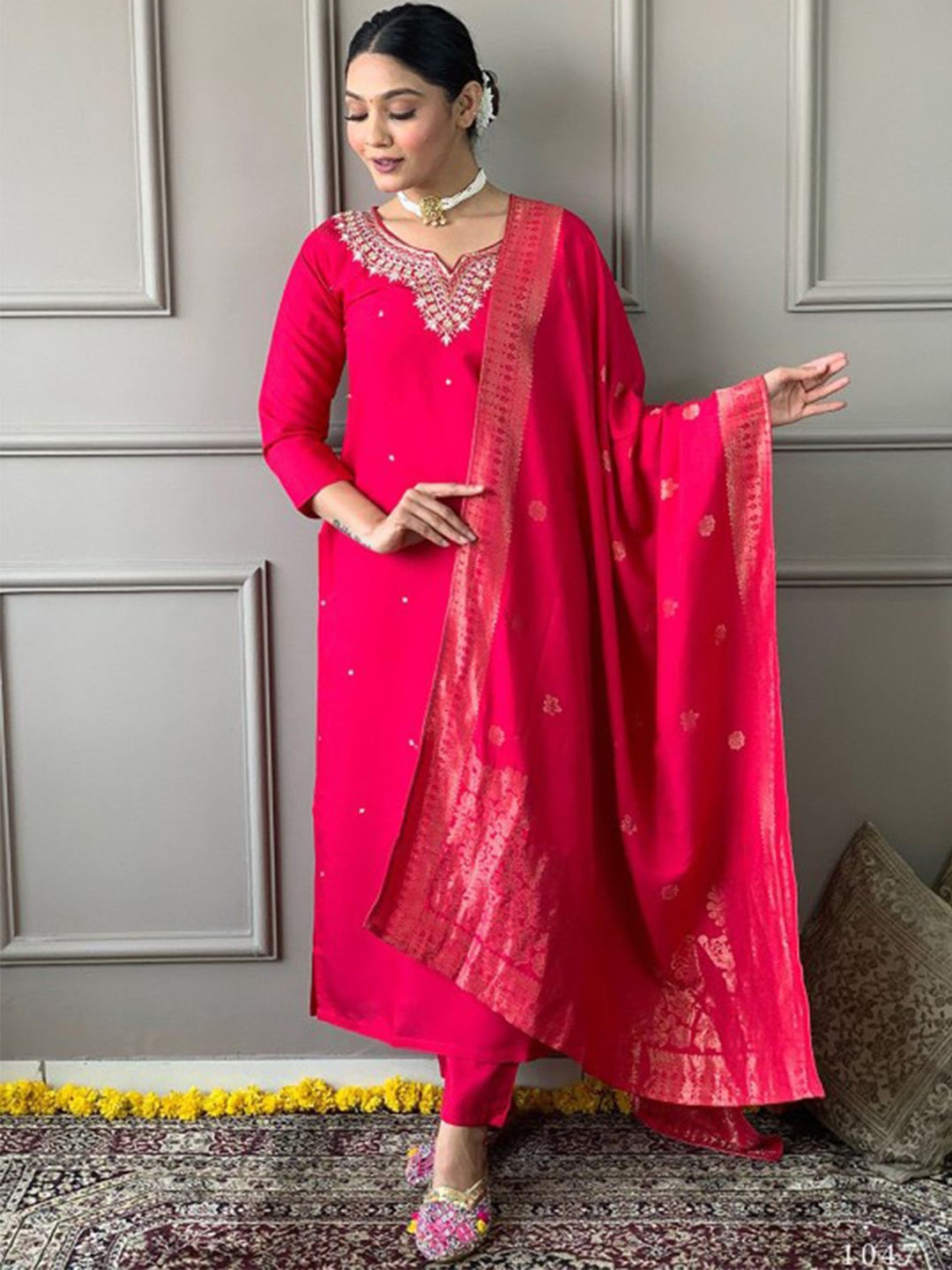 GUNVANTI FAB Women Floral Embroidered Regular Sequinned Kurta with Trousers & With Dupatta, Pink
GUNVANTI FAB Women Floral Embroidered Regular Sequinned Kurta with Trousers & With Dupatta, Pink