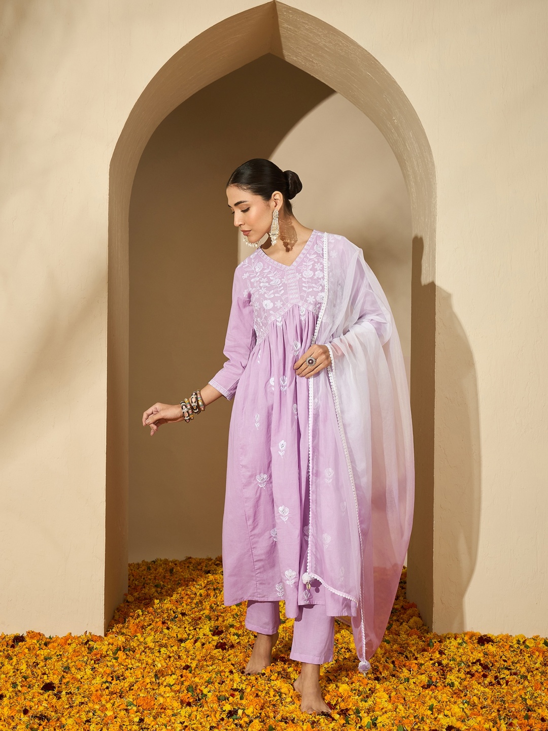 BANDIA Women Floral Embroidered Regular Sequinned Kurta with Trousers & With Dupatta, Mauve
BANDIA Women Floral Embroidered Regular Sequinned Kurta with Trousers & With Dupatta, Mauve