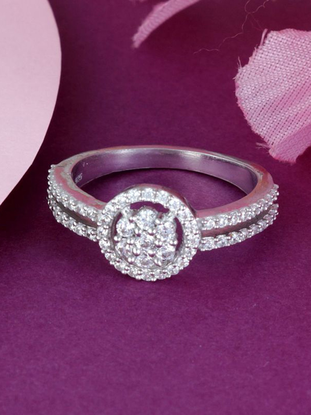 Tuanz Silver Jewelry 925 Sterling Silver Rhodium-Plated Cubic Zirconia-Studded Finger Ring
Tuanz Silver Jewelry 925 Sterling Silver Rhodium-Plated Cubic Zirconia-Studded Finger Ring