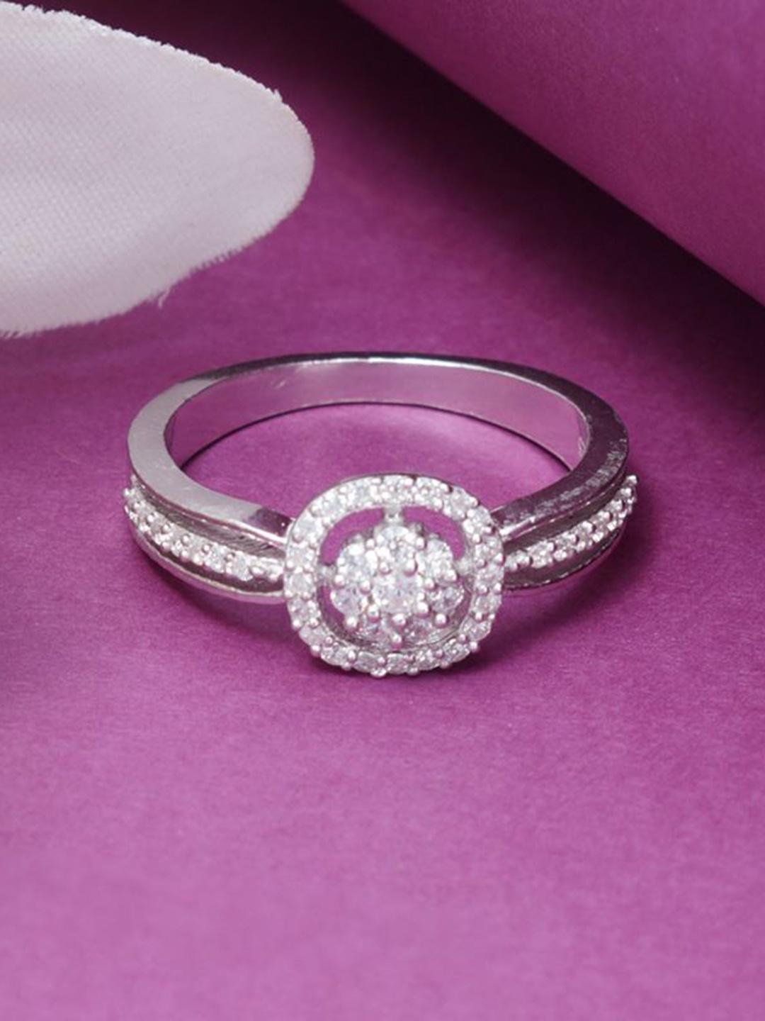 Tuanz Silver Jewelry 925 Sterling Silver Rhodium-Plated Cubic Zirconia-Studded Finger Ring
Tuanz Silver Jewelry 925 Sterling Silver Rhodium-Plated Cubic Zirconia-Studded Finger Ring