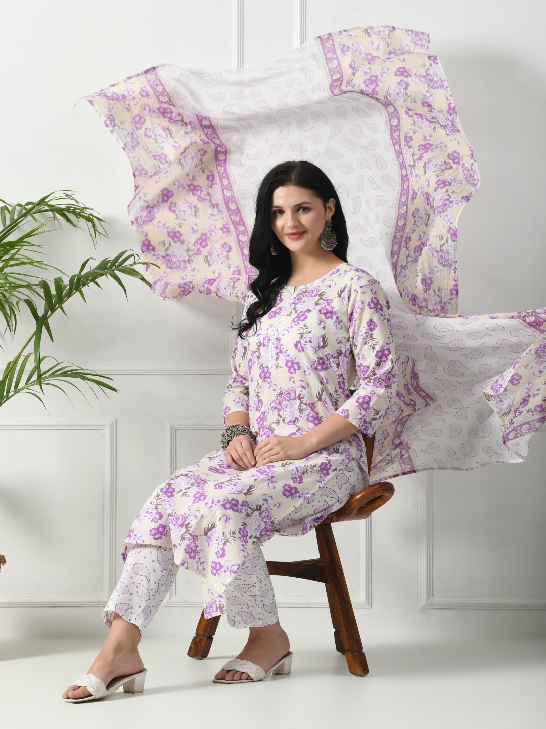 DIVASTRI Women Floral Printed Regular Pure Cotton Kurta with Trousers & With Dupatta, Cream
DIVASTRI Women Floral Printed Regular Pure Cotton Kurta with Trousers & With Dupatta, Cream
