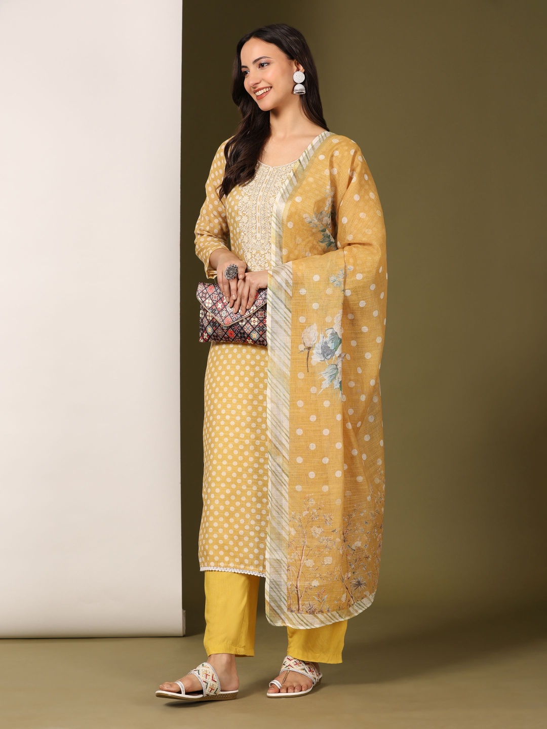 Mamicha Women Floral Printed Regular Pure Cotton Kurta with Palazzos & With Dupatta, Yellow
Mamicha Women Floral Printed Regular Pure Cotton Kurta with Palazzos & With Dupatta, Yellow