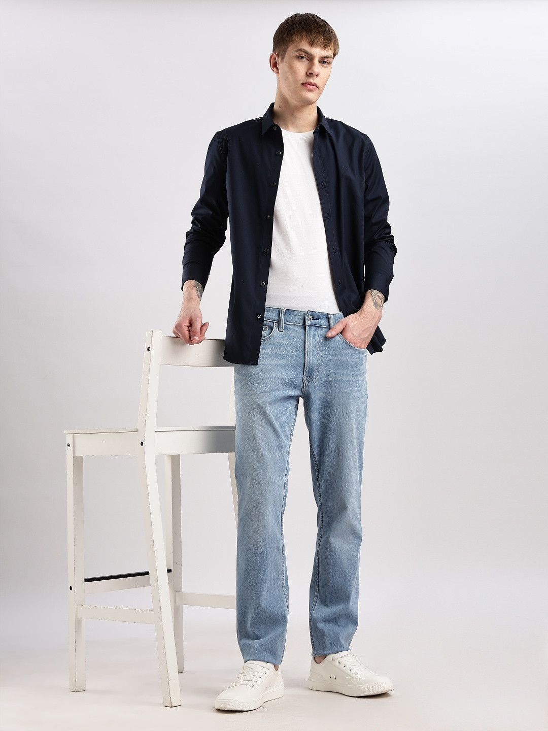 Calvin Klein Jeans Men Urban Slim Slim Fit Light Fade Stretchable Jeans, Blue
Calvin Klein Jeans Men Urban Slim Slim Fit Light Fade Stretchable Jeans, Blue