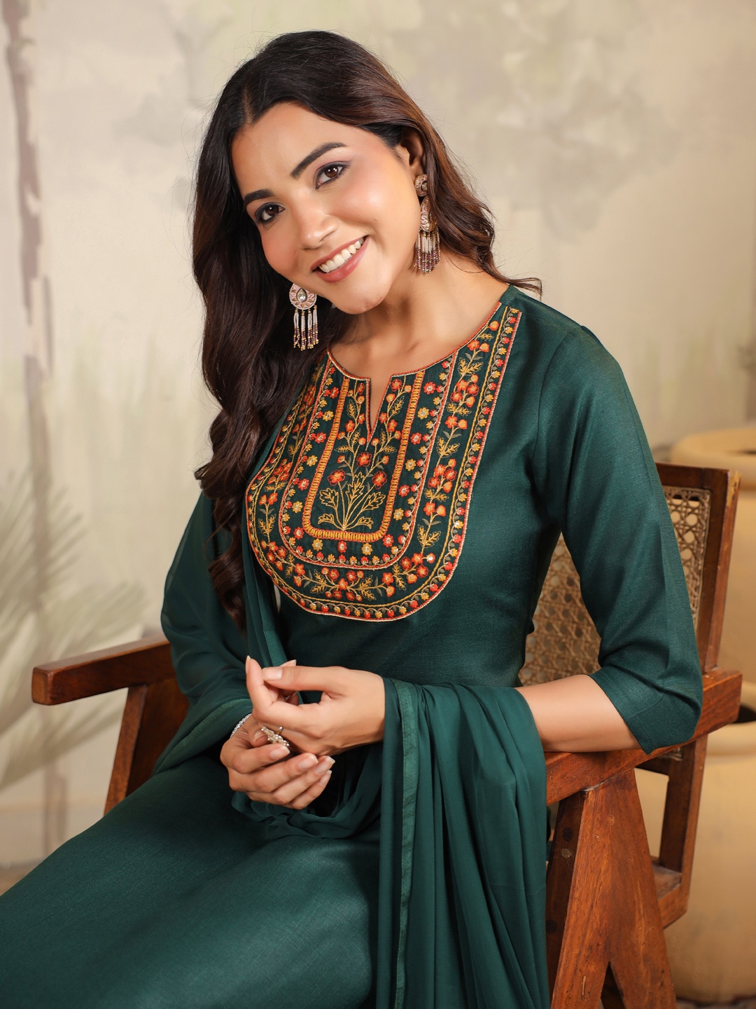 KALINI Women Floral Embroidered Regular Sequinned Pure Cotton Kurta with Trousers & With Dupatta, Green
KALINI Women Floral Embroidered Regular Sequinned Pure Cotton Kurta with Trousers & With Dupatta, Green