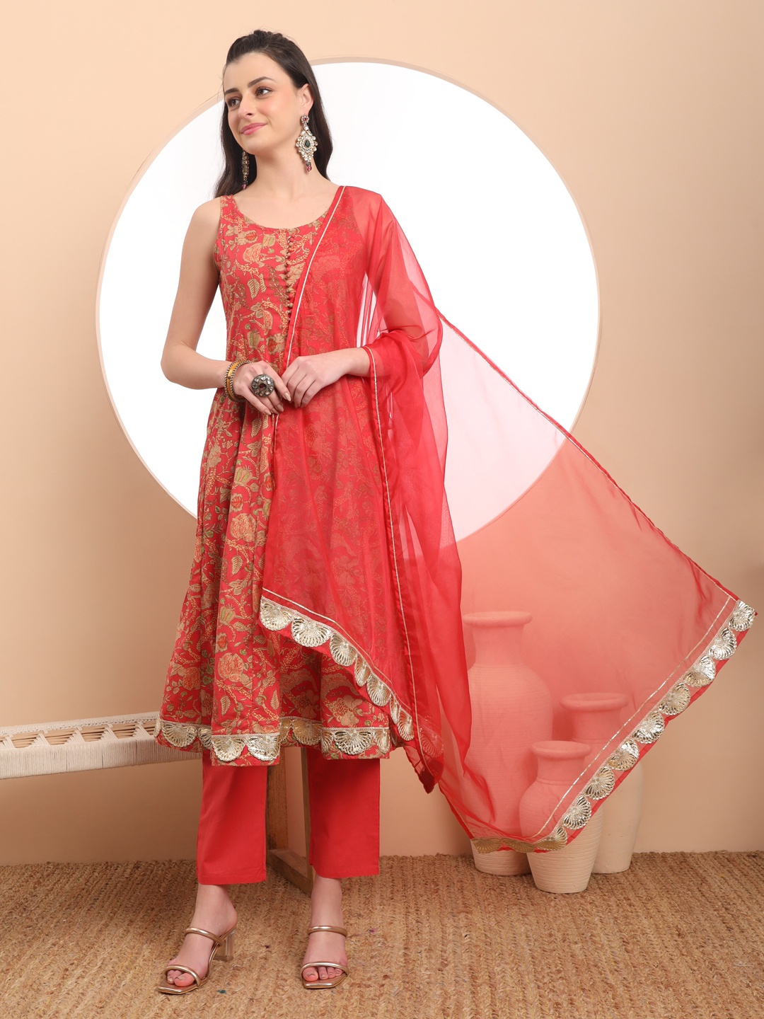 Yufta Women Floral Printed Regular Gotta Patti Pure Cotton Kurta with Trousers & With Dupatta, Red
Yufta Women Floral Printed Regular Gotta Patti Pure Cotton Kurta with Trousers & With Dupatta, Red