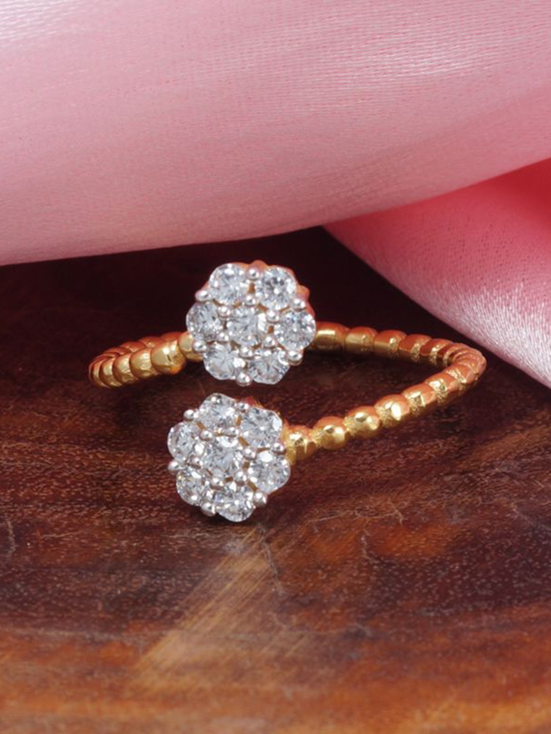 Tuanz Silver Jewelry 925 Sterling Silver Gold-Plated Cubic Zircon-Studded Finger Ring
Tuanz Silver Jewelry 925 Sterling Silver Gold-Plated Cubic Zircon-Studded Finger Ring