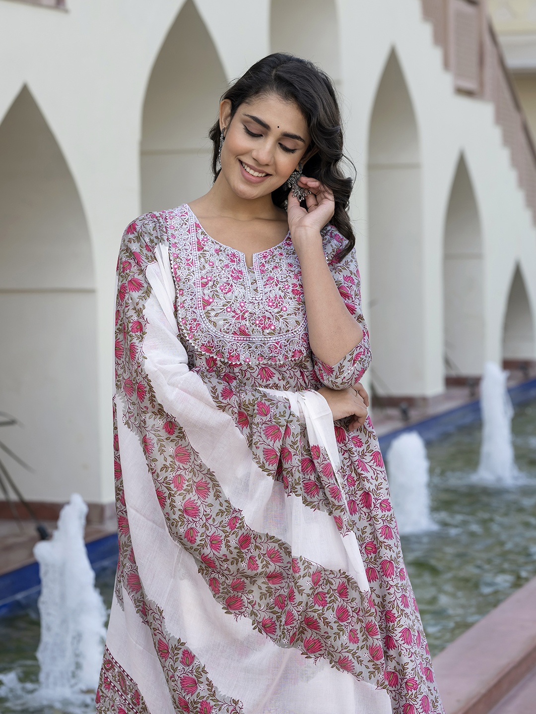 KALINI Women Floral Printed Regular Pure Cotton Kurta with Trousers & With Dupatta, Grey
KALINI Women Floral Printed Regular Pure Cotton Kurta with Trousers & With Dupatta, Grey