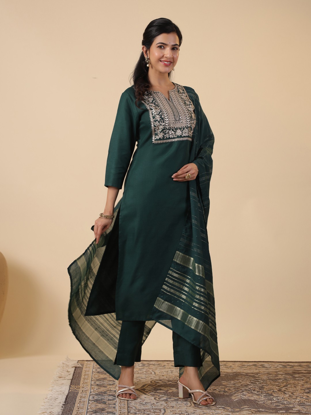 KALINI Women Floral Embroidered Regular Pure Cotton Kurta with Trousers & With Dupatta, Green
KALINI Women Floral Embroidered Regular Pure Cotton Kurta with Trousers & With Dupatta, Green