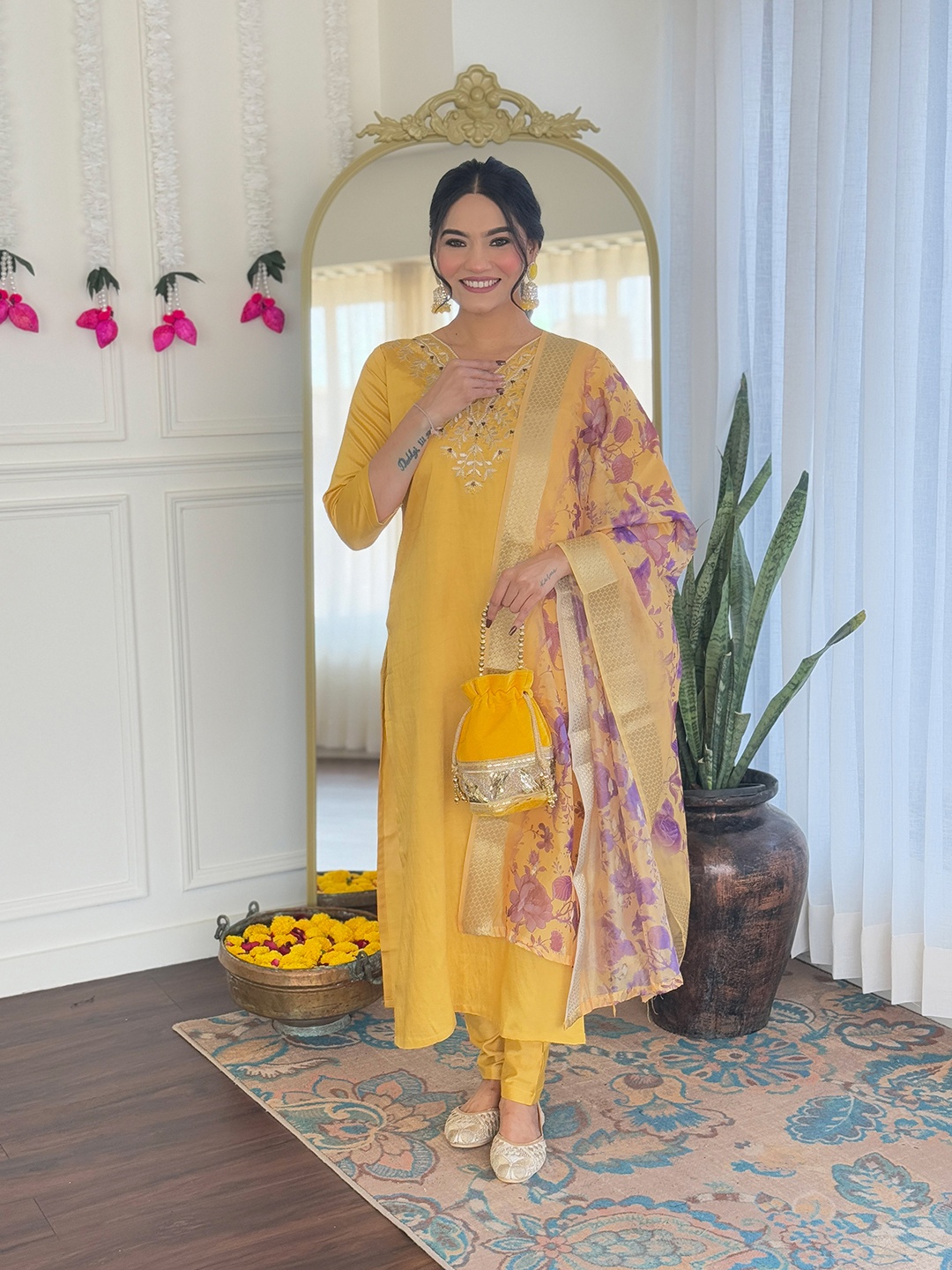 Navlik Women Floral Yoke Design Regular Thread Work Chanderi Silk Kurta with Trousers & With Dupatta, Mustard
Navlik Women Floral Yoke Design Regular Thread Work Chanderi Silk Kurta with Trousers & With Dupatta, Mustard