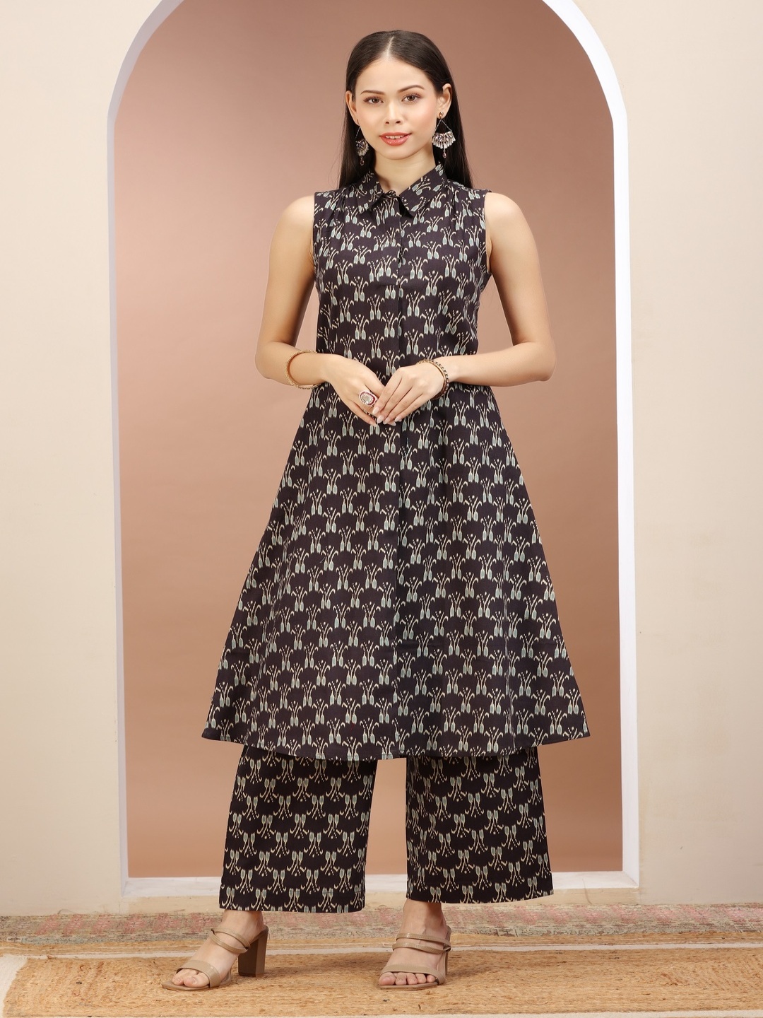 COTTON CULTURE Women Floral Printed Regular Pure Cotton Kurta with Palazzos, Black
COTTON CULTURE Women Floral Printed Regular Pure Cotton Kurta with Palazzos, Black
