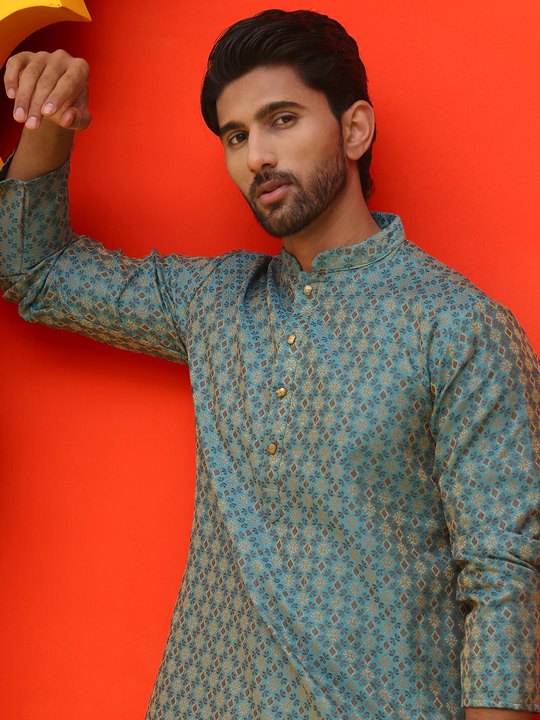 Jompers Floral Woven Design Long Roll-Up Sleeves Zari Work Cotton Silk Straight Kurta, Blue
Jompers Floral Woven Design Long Roll-Up Sleeves Zari Work Cotton Silk Straight Kurta, Blue
