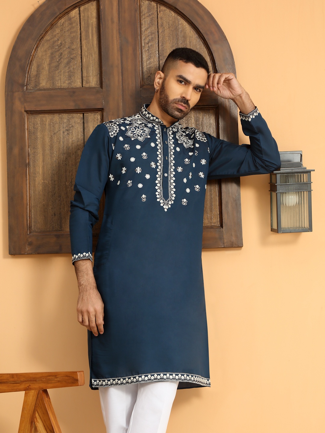 KRAFT INDIA LUXE Floral Embroidered Thread Work Mandarin Collor Straight Kurta, Blue
KRAFT INDIA LUXE Floral Embroidered Thread Work Mandarin Collor Straight Kurta, Blue