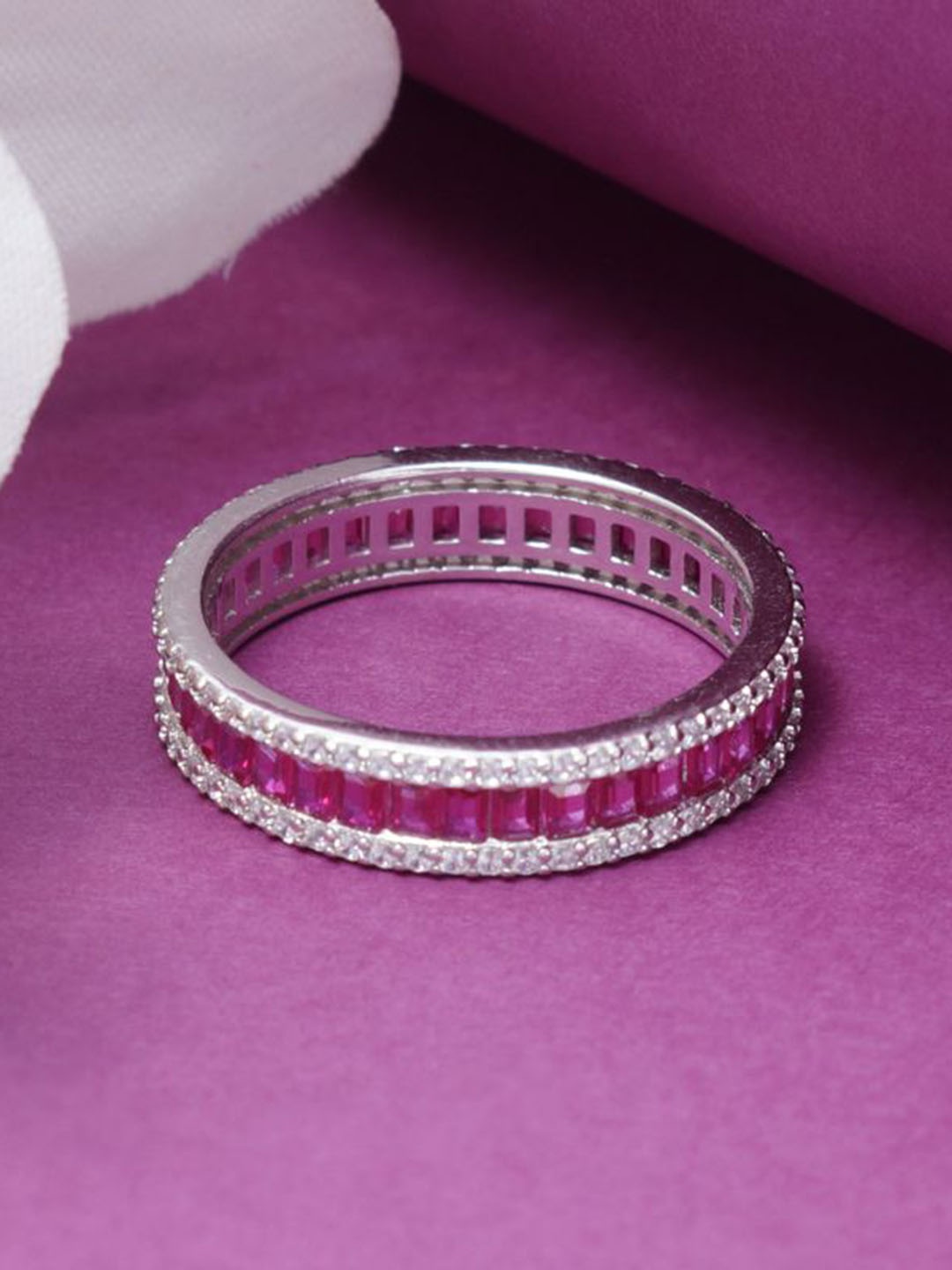 Tuanz Silver Jewelry 925 Sterling Silver Rhodium-Plated Cubic Zirconia-Studded Finger Ring
Tuanz Silver Jewelry 925 Sterling Silver Rhodium-Plated Cubic Zirconia-Studded Finger Ring