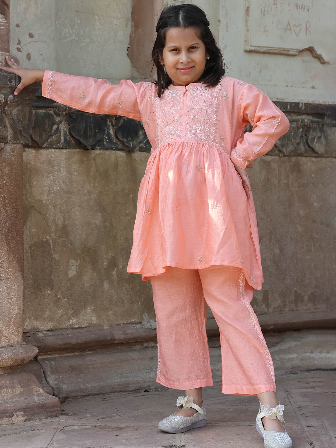RAASA DRAPES Girls Floral Embroidered Chikankari Pure Cotton Kurti With Trousers, Peach
RAASA DRAPES Girls Floral Embroidered Chikankari Pure Cotton Kurti With Trousers, Peach