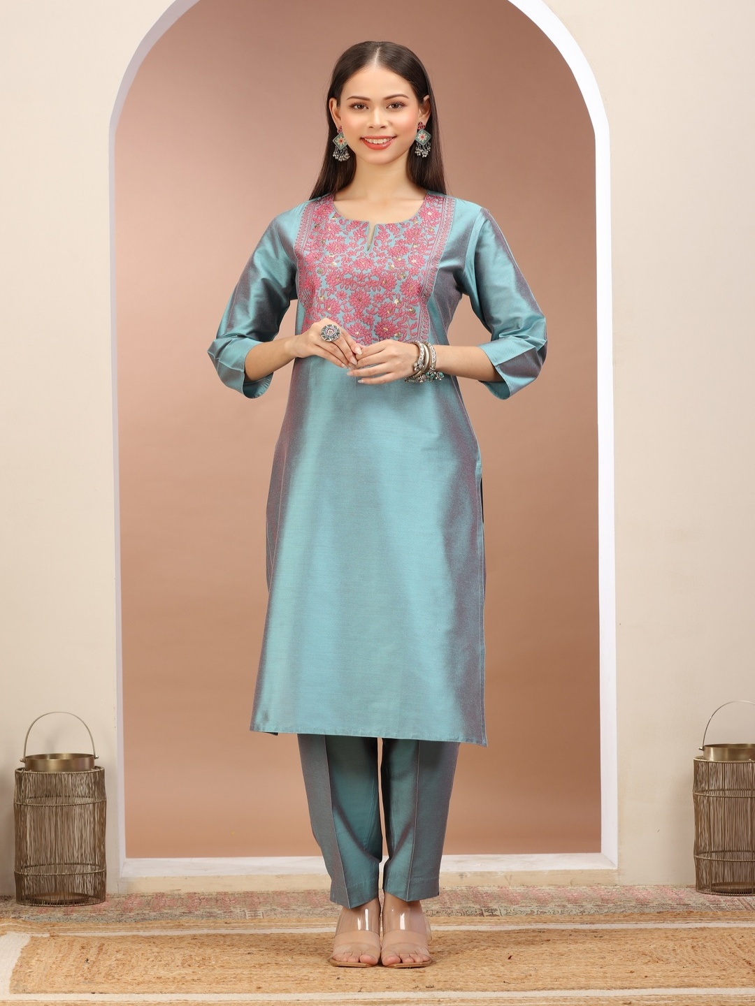 COTTON CULTURE Women Floral Yoke Design Regular Pure Silk Kurta with Palazzos, Turquoise blue
COTTON CULTURE Women Floral Yoke Design Regular Pure Silk Kurta with Palazzos, Turquoise blue