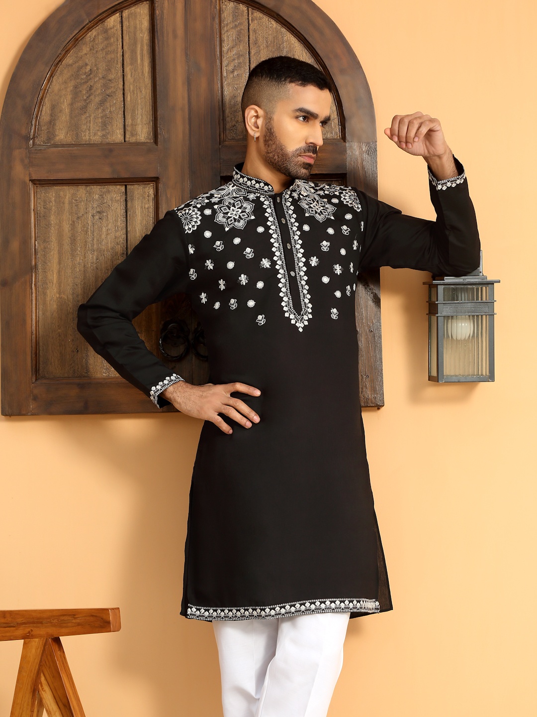 KRAFT INDIA LUXE Floral Embroidered Thread Work Mandarin Collor Straight Kurta, Black
KRAFT INDIA LUXE Floral Embroidered Thread Work Mandarin Collor Straight Kurta, Black