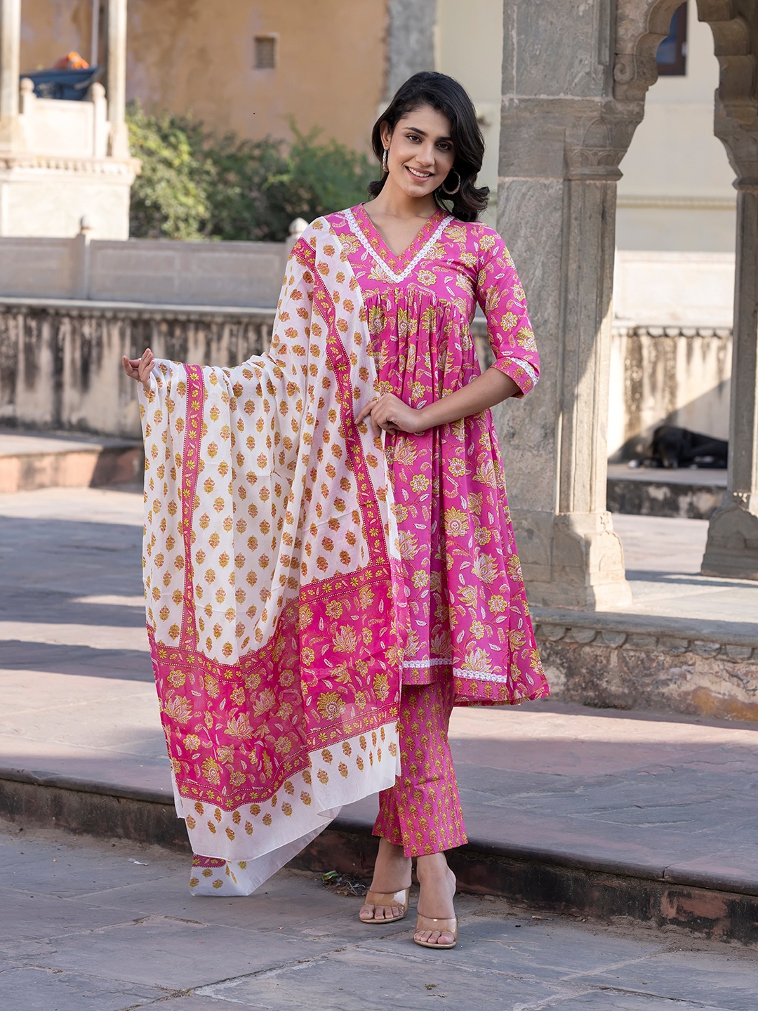 KALINI Women Floral Printed Regular Pure Cotton Kurta with Trousers & With Dupatta, Pink
KALINI Women Floral Printed Regular Pure Cotton Kurta with Trousers & With Dupatta, Pink