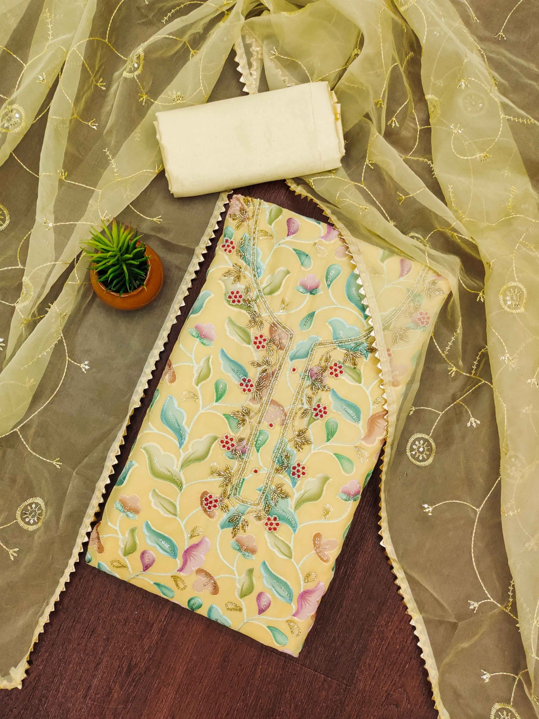 BlissFlair Floral Printed Beads and Stones Organza Unstitched Dress Material, Yellow
BlissFlair Floral Printed Beads and Stones Organza Unstitched Dress Material, Yellow