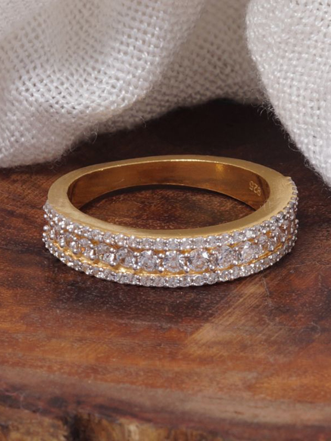 Tuanz Silver Jewelry 925 Sterling Silver Gold-Plated Cubic Zircon-Studded Finger Ring
Tuanz Silver Jewelry 925 Sterling Silver Gold-Plated Cubic Zircon-Studded Finger Ring