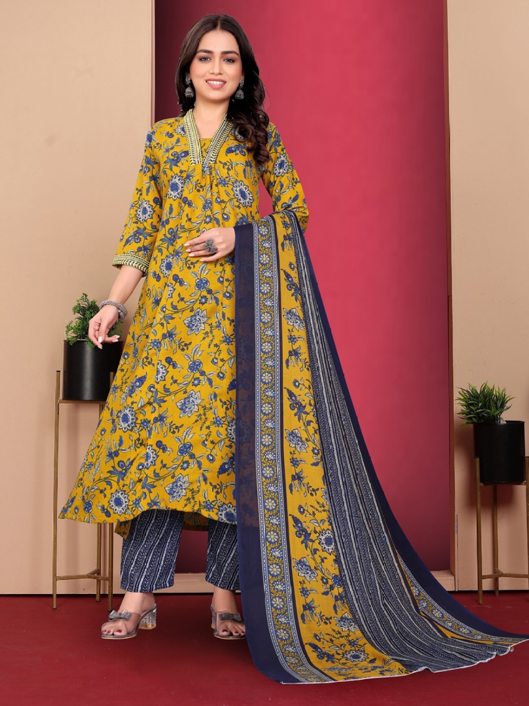 Fashion FRICKS Women Ethnic Motifs Regular Kurta with Palazzos & With Dupatta, Yellow
Fashion FRICKS Women Ethnic Motifs Regular Kurta with Palazzos & With Dupatta, Yellow