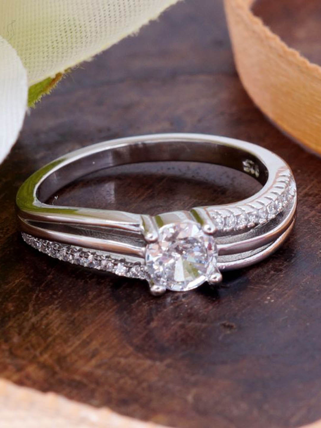 Tuanz Silver Jewelry 925 Sterling Silver Rhodium-Plated Cubic Zirconia-Studded Finger Ring
Tuanz Silver Jewelry 925 Sterling Silver Rhodium-Plated Cubic Zirconia-Studded Finger Ring