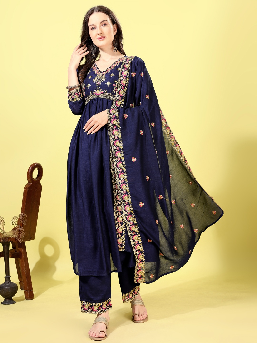 Hirvanti Fashion Women Ethnic Motifs Embroidered Regular Thread Work Kurta with Palazzos & With Dupatta, Blue
Hirvanti Fashion Women Ethnic Motifs Embroidered Regular Thread Work Kurta with Palazzos & With Dupatta, Blue