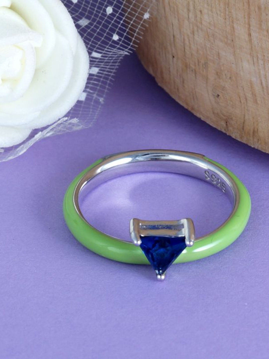 Tuanz Silver Jewelry 925 Sterling Silver Rhodium-Plated Cubic Zirconia-Studded Finger Ring
Tuanz Silver Jewelry 925 Sterling Silver Rhodium-Plated Cubic Zirconia-Studded Finger Ring