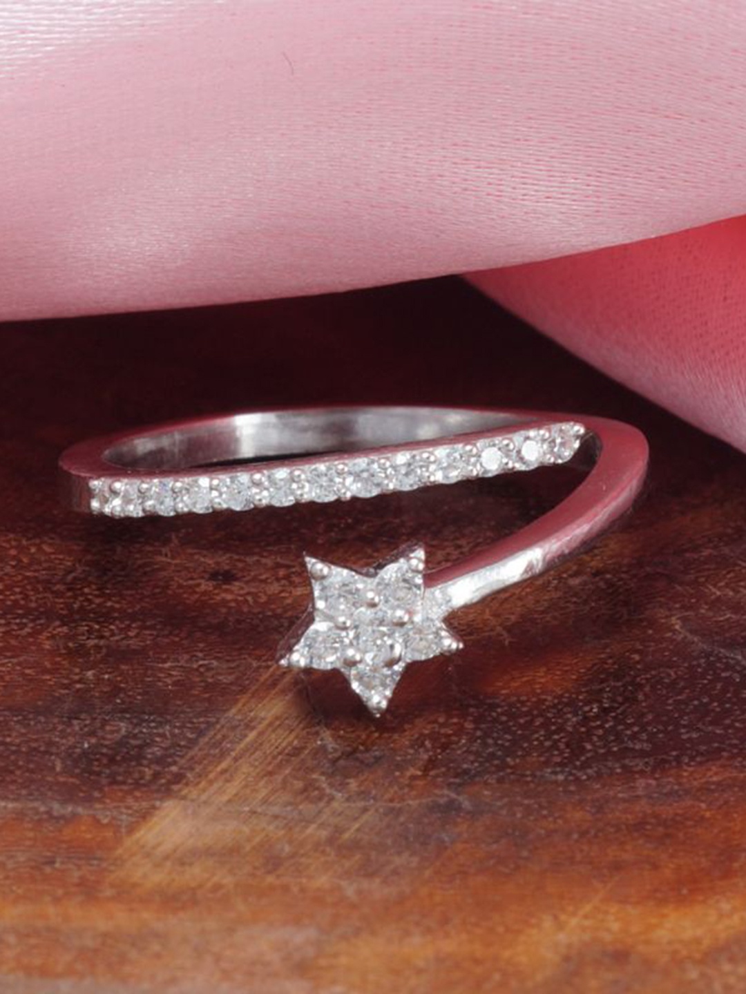Tuanz Silver Jewelry 925 Sterling Silver Rhodium-Plated Cubic Zirconia-Studded Finger Ring
Tuanz Silver Jewelry 925 Sterling Silver Rhodium-Plated Cubic Zirconia-Studded Finger Ring
