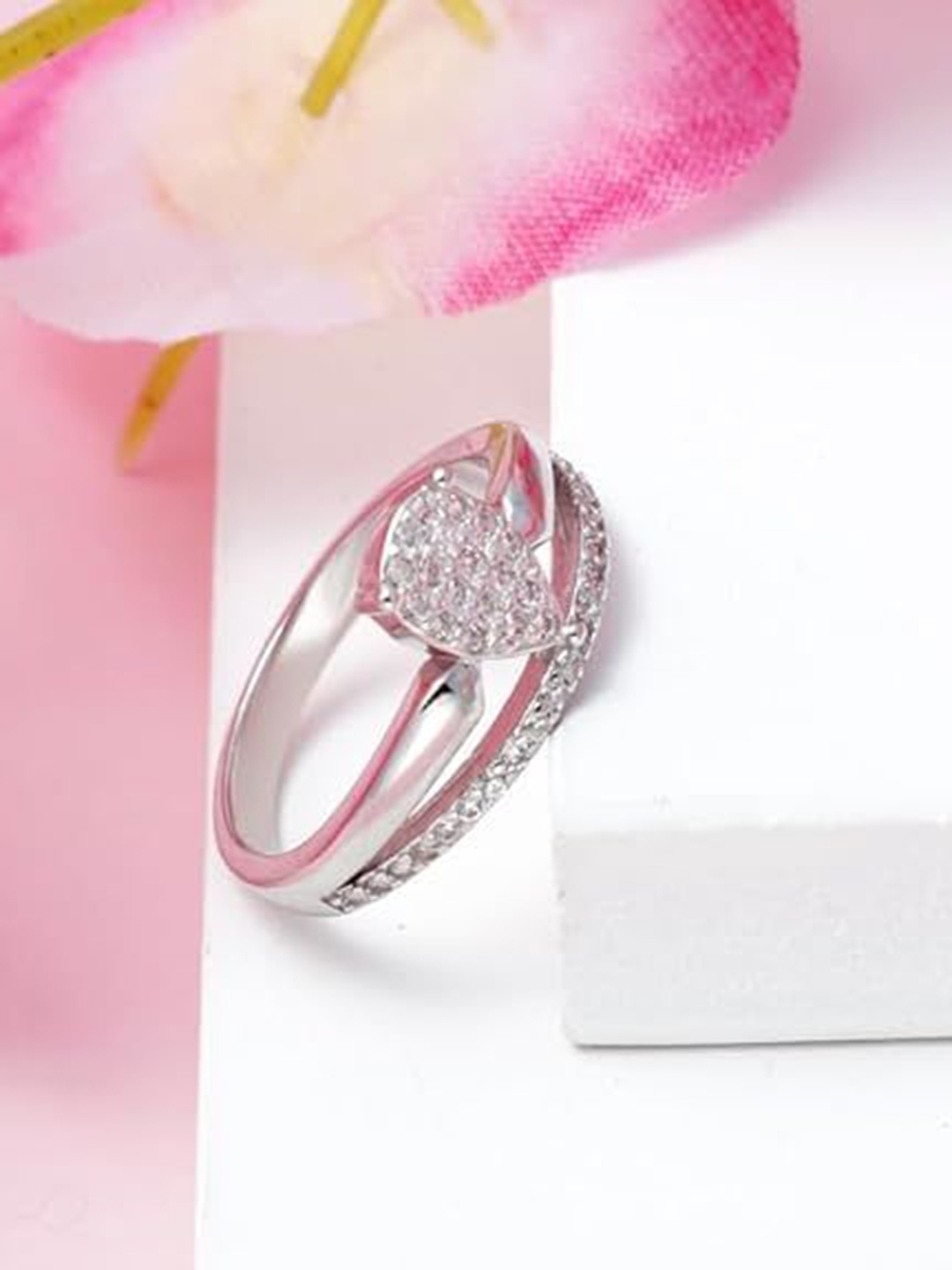 Tuanz Silver Jewelry 925 Sterling Silver Rhodium-Plated Cubic Zircon-Studded Finger Ring
Tuanz Silver Jewelry 925 Sterling Silver Rhodium-Plated Cubic Zircon-Studded Finger Ring