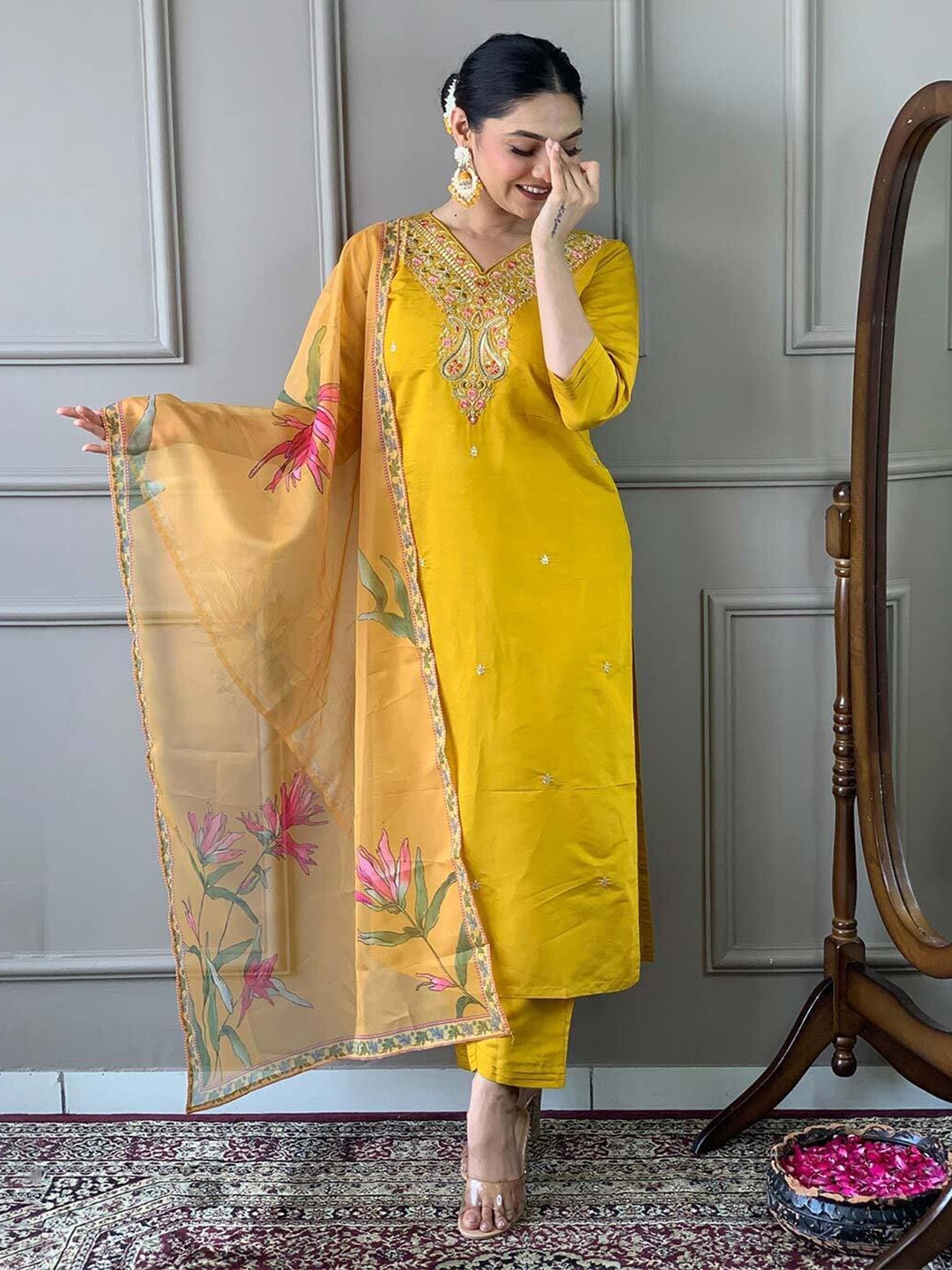 GUNVANTI FAB Women Floral Embroidered Regular Sequinned Kurta with Trousers & With Dupatta, Yellow
GUNVANTI FAB Women Floral Embroidered Regular Sequinned Kurta with Trousers & With Dupatta, Yellow