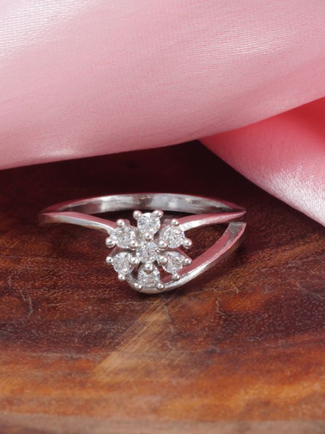 Tuanz Silver Jewelry 925 Sterling Silver Rhodium-Plated Cubic Zirconia-Studded Finger Ring
Tuanz Silver Jewelry 925 Sterling Silver Rhodium-Plated Cubic Zirconia-Studded Finger Ring