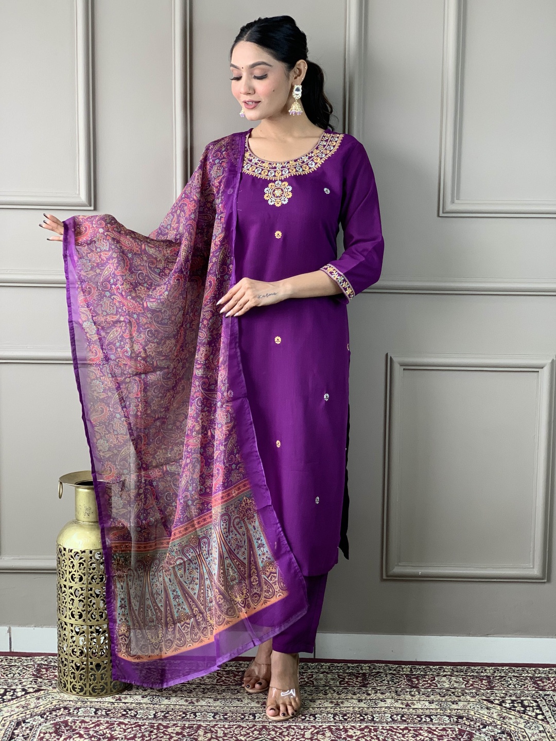 THE52 Women Floral Embroidered Regular Thread Work Kurta with Trousers & With Dupatta, Purple
THE52 Women Floral Embroidered Regular Thread Work Kurta with Trousers & With Dupatta, Purple