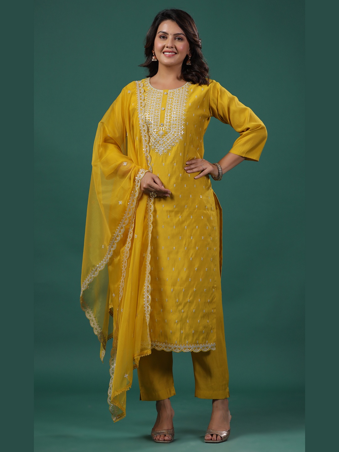 Sindh Fashion Women Ethnic Motifs Embroidered Regular Kurta with Trousers & With Dupatta, Yellow
Sindh Fashion Women Ethnic Motifs Embroidered Regular Kurta with Trousers & With Dupatta, Yellow