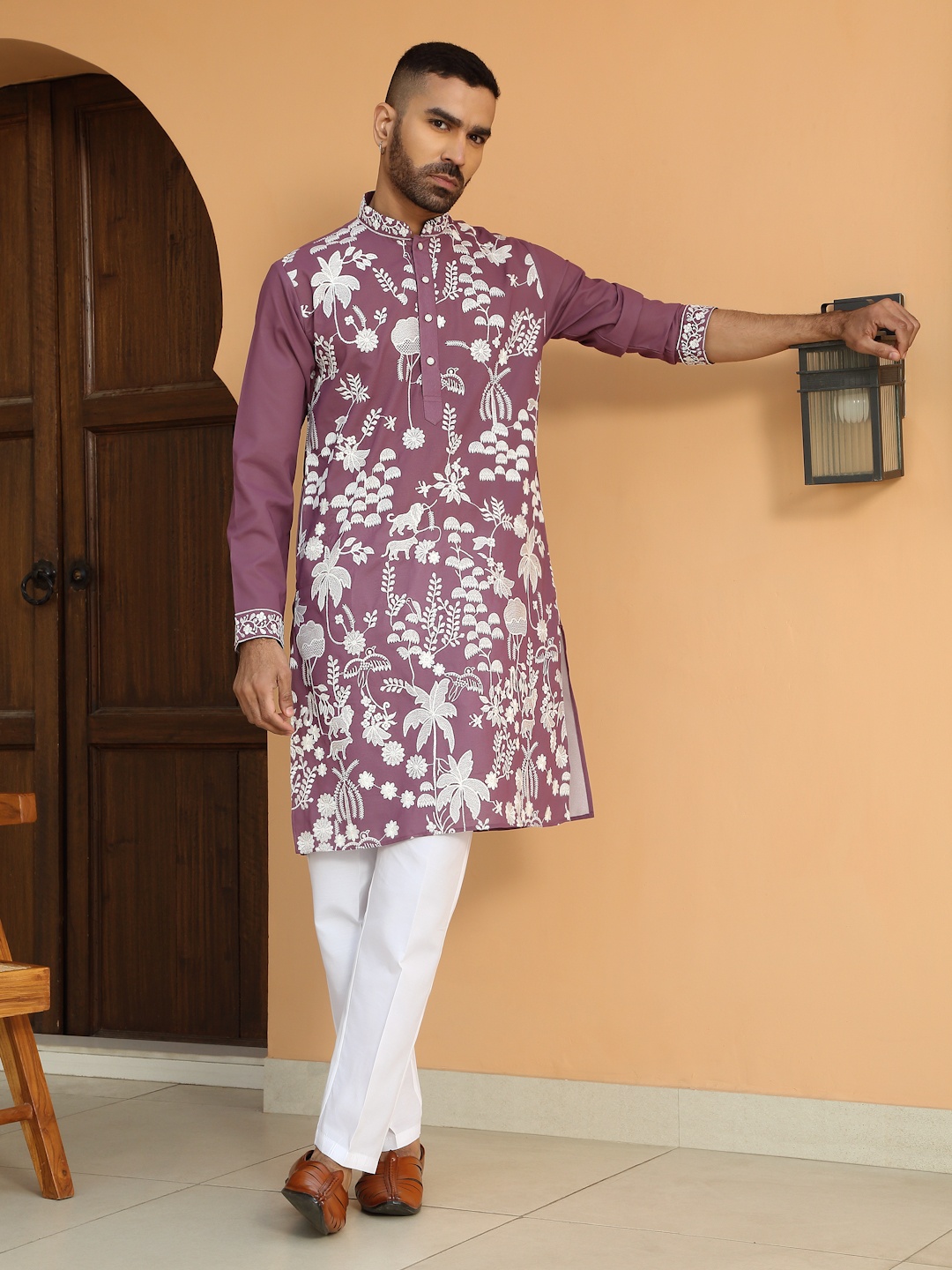KRAFT INDIA LUXE Floral Embroidered Thread Work Mandarin Collor Georgette Straight Kurta, Purple
KRAFT INDIA LUXE Floral Embroidered Thread Work Mandarin Collor Georgette Straight Kurta, Purple
