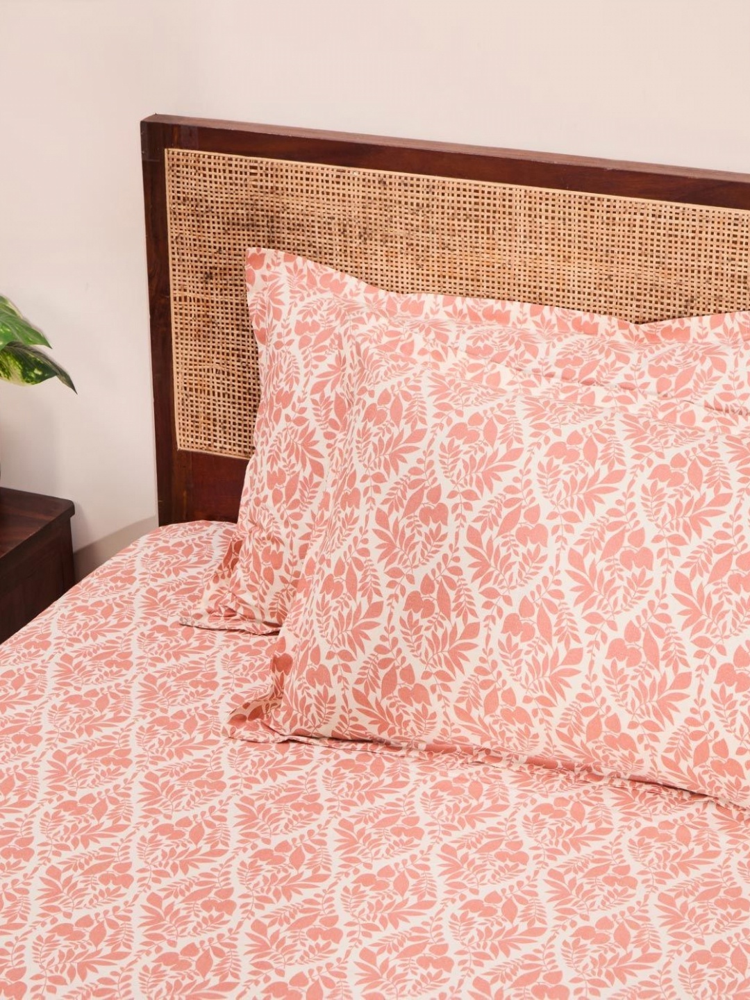 Fabindia Orange & Off White Floral Printed Cotton 144 TC King Bedsheet Set 2.74 m X 2.74 m
Fabindia Orange & Off White Floral Printed Cotton 144 TC King Bedsheet Set 2.74 m X 2.74 m