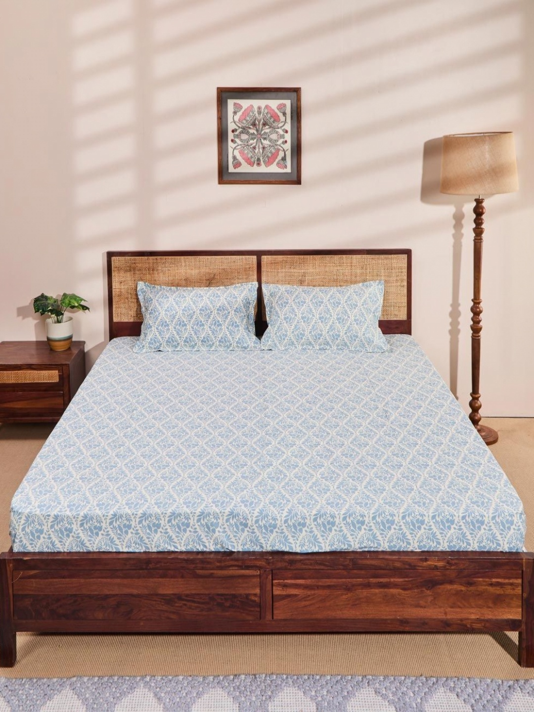 Fabindia Blue & Off White Floral Printed Cotton 144 TC King Bedsheet Set 2.74 m X 2.74 m
Fabindia Blue & Off White Floral Printed Cotton 144 TC King Bedsheet Set 2.74 m X 2.74 m