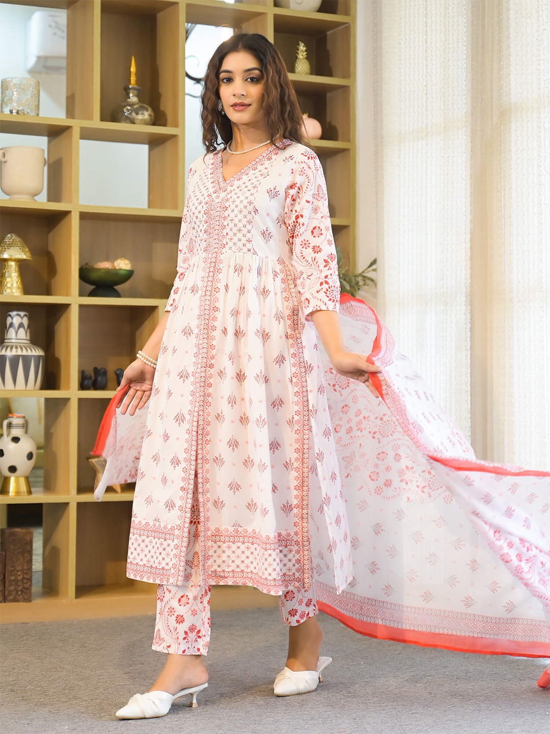 SHIFORY Women Floral Embroidered Regular Pure Cotton Kurti with Pyjamas & With Dupatta, Red
SHIFORY Women Floral Embroidered Regular Pure Cotton Kurti with Pyjamas & With Dupatta, Red