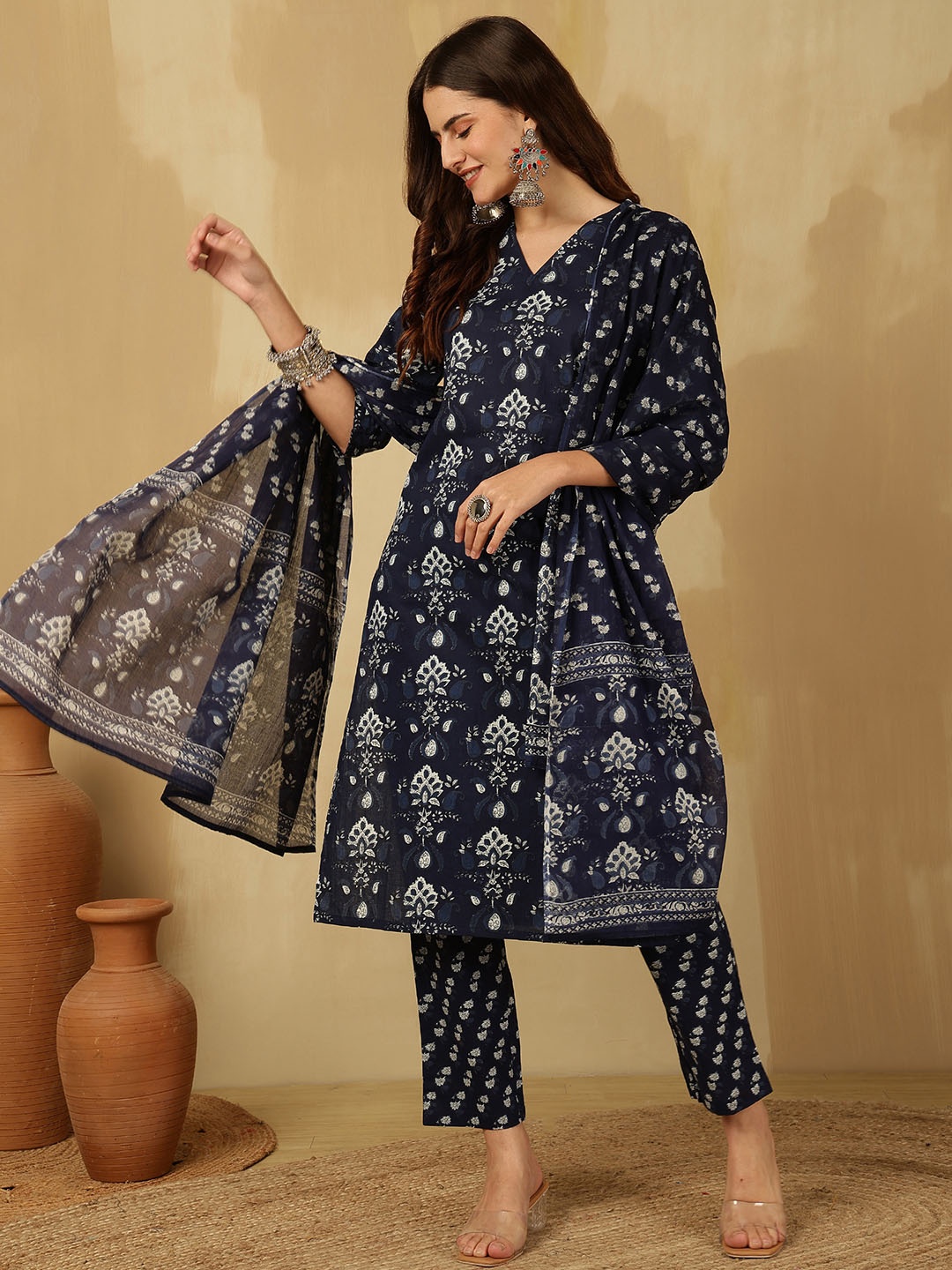 Anouk Rustic Women Floral Printed Regular Pure Cotton Kurta with Trousers, Navy blue
Anouk Rustic Women Floral Printed Regular Pure Cotton Kurta with Trousers, Navy blue