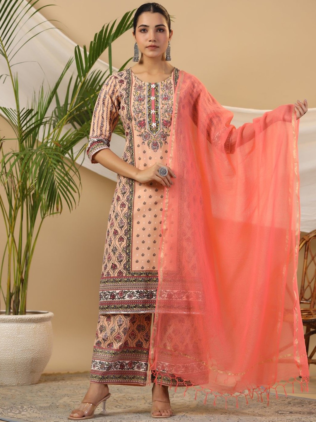 Juniper Women Floral Printed Regular Beads and Stones Pure Cotton Kurta with Trousers & With Dupatta, Peach
Juniper Women Floral Printed Regular Beads and Stones Pure Cotton Kurta with Trousers & With Dupatta, Peach