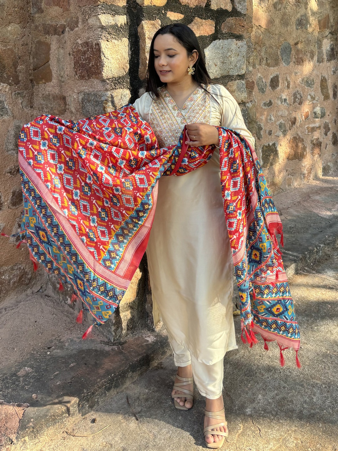 VredeVogel Women Ethnic Motifs Embroidered Regular Kurta with Trousers & With Dupatta, Beige
VredeVogel Women Ethnic Motifs Embroidered Regular Kurta with Trousers & With Dupatta, Beige