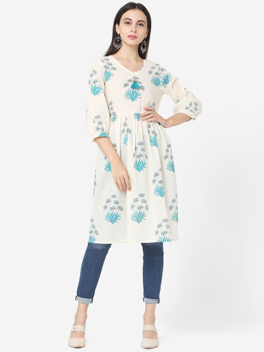 Fourleaf Floral Printed V-Neck Three-Quarter Sleeves Pure Cotton A-Line Kurta, Off white
Fourleaf Floral Printed V-Neck Three-Quarter Sleeves Pure Cotton A-Line Kurta, Off white